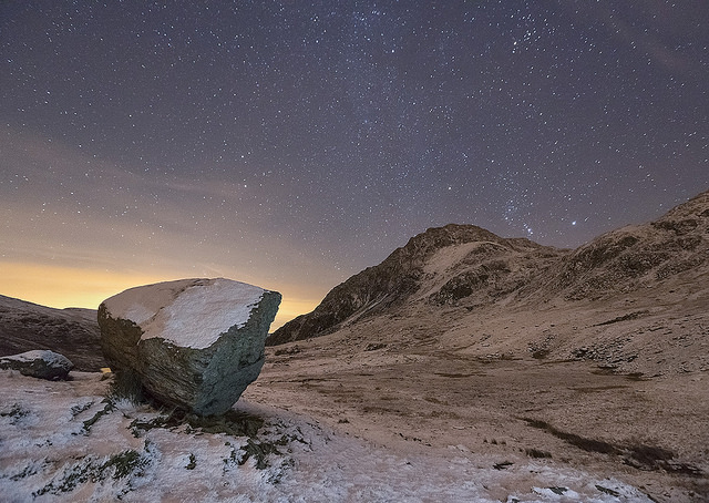 kris-williamsi-used-to-be-a-rolling-stone-snowdoniasky-mountains-rock-wales-night-stars-landscape-nightscape
